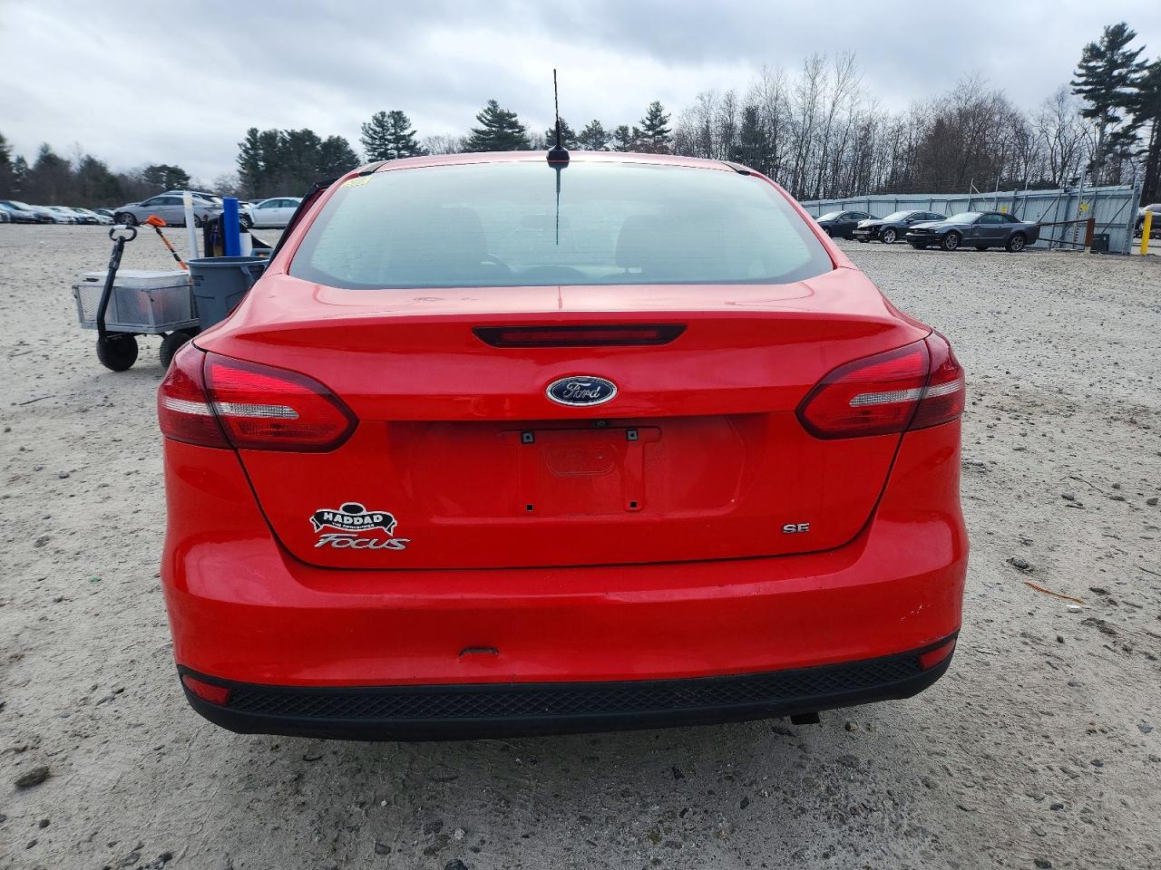 2017 FORD FOCUS SE photo 6