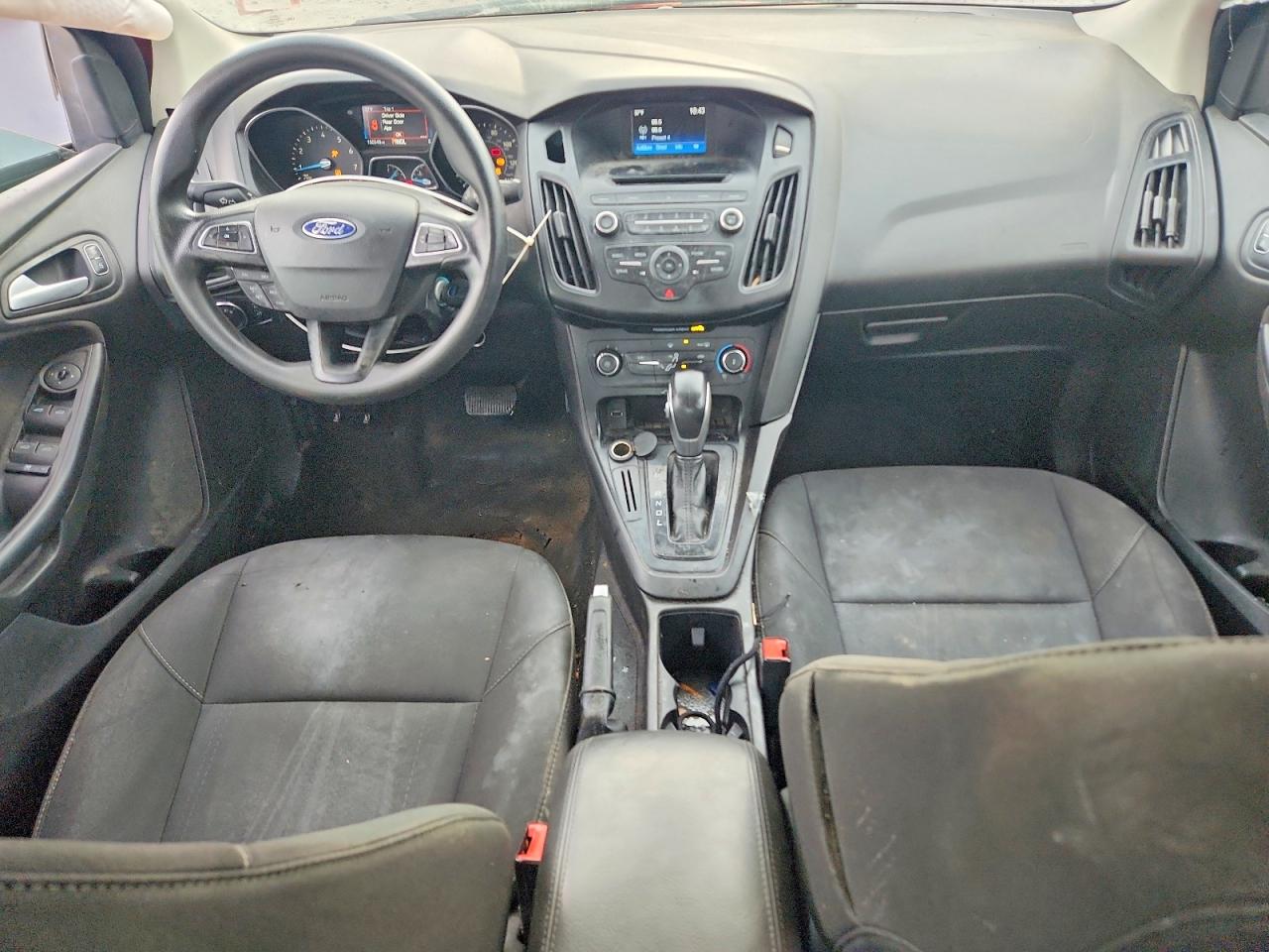 2017 FORD FOCUS SE photo 8