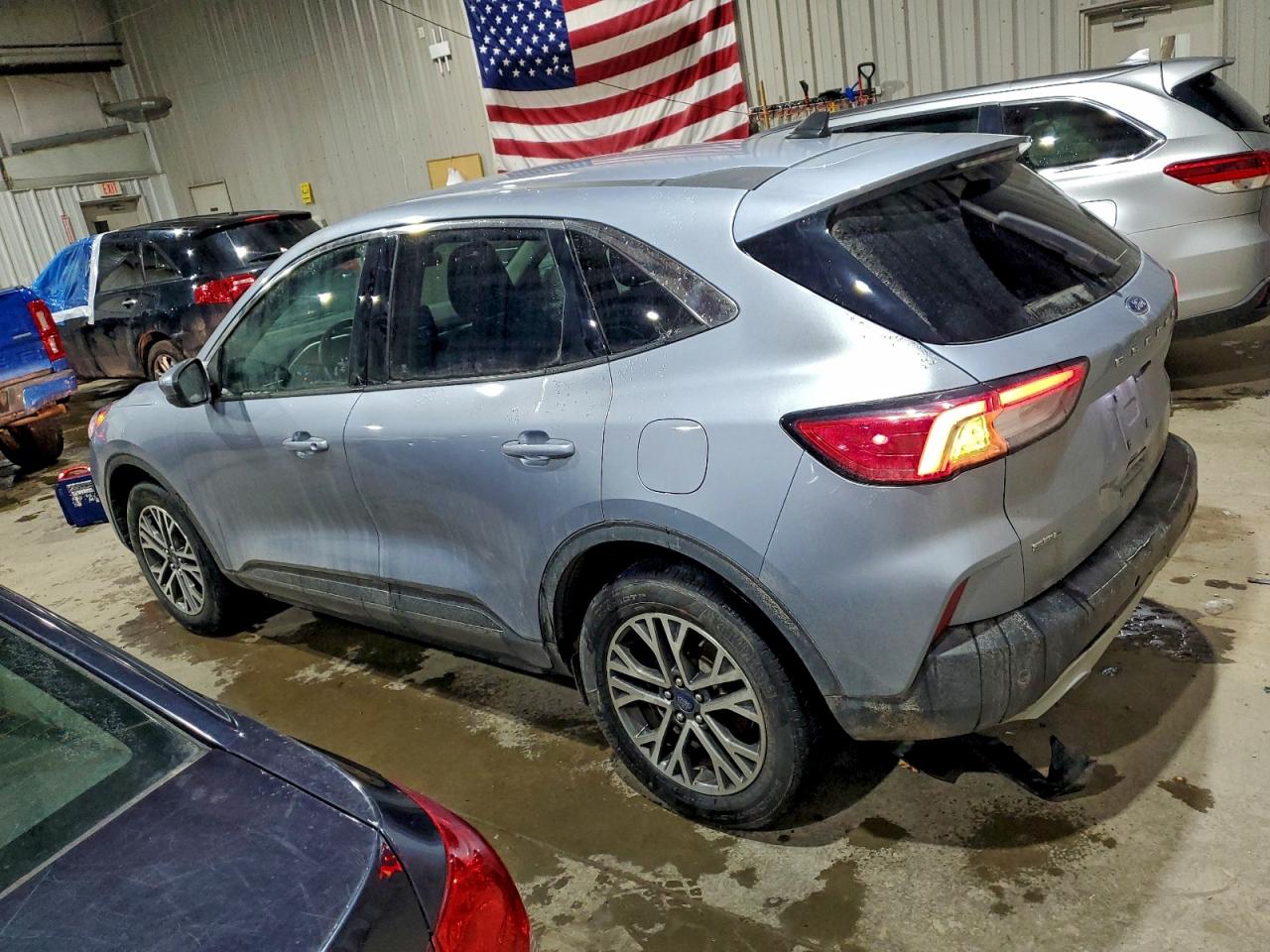 2022 FORD ESCAPE SEL photo 2