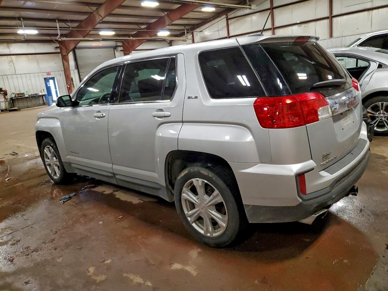 2017 GMC TERRAIN SLE photo 3
