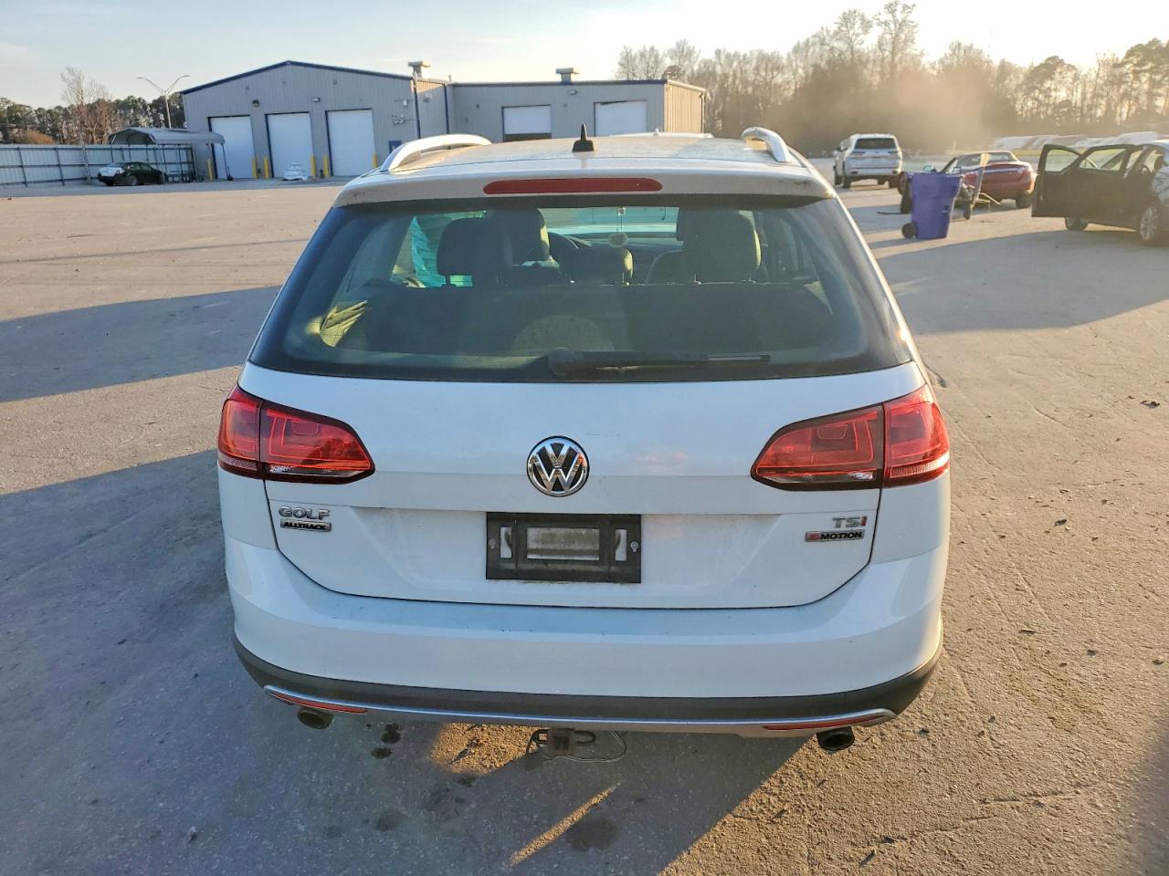 2017 VOLKSWAGEN GOLF ALLTRACK S photo 6