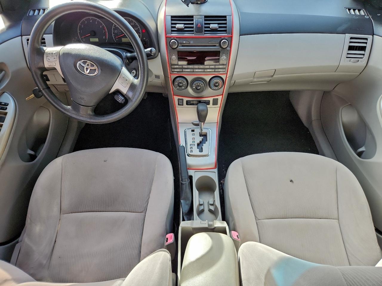 2011 TOYOTA COROLLA LE photo 8