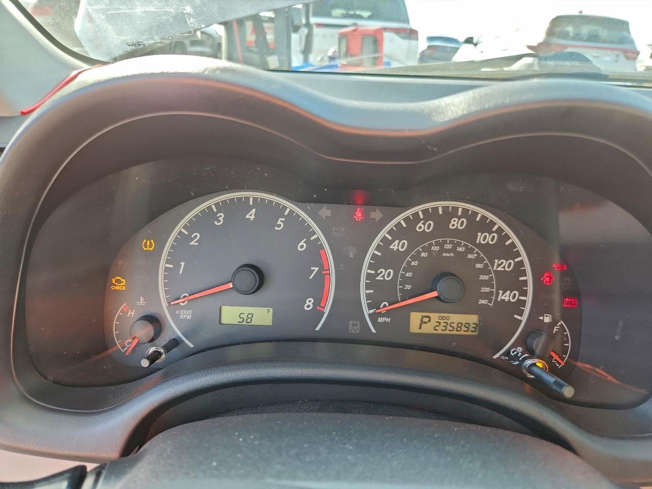 2011 TOYOTA COROLLA LE photo 9