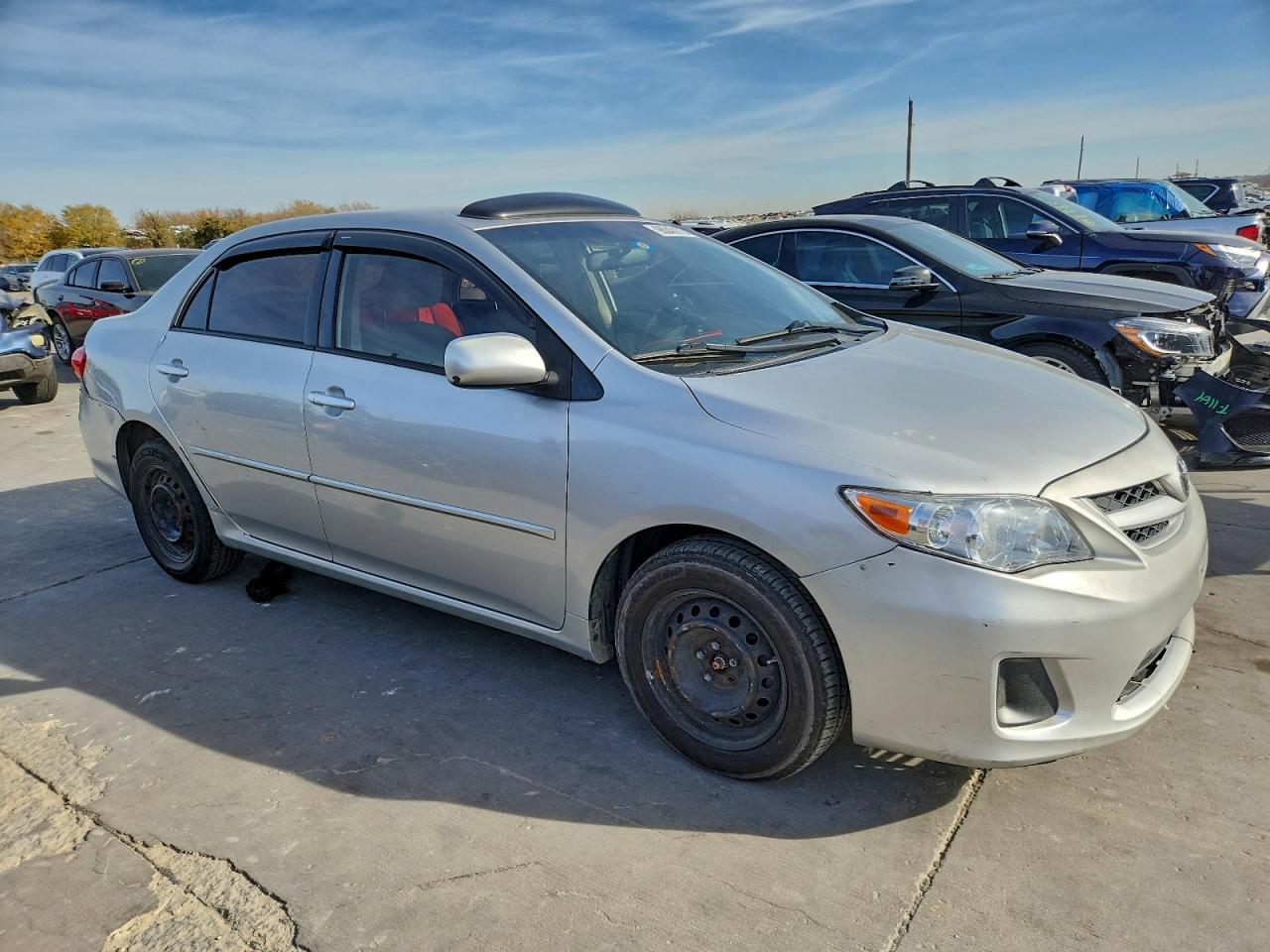 2011 TOYOTA COROLLA LE photo 4