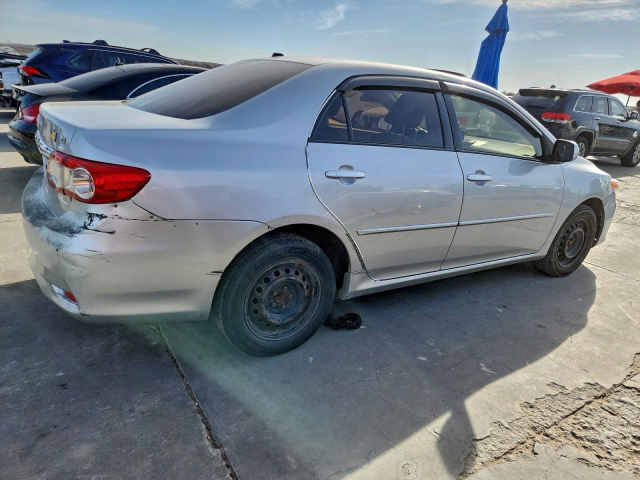 2011 TOYOTA COROLLA LE photo 3