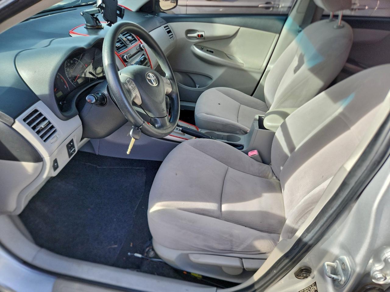 2011 TOYOTA COROLLA LE photo 7