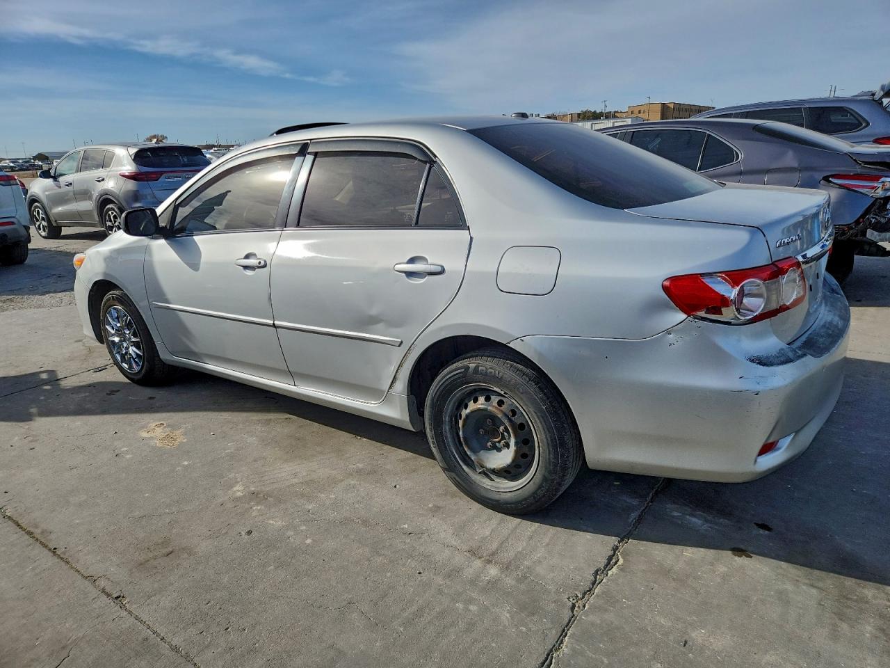 2011 TOYOTA COROLLA LE photo 2