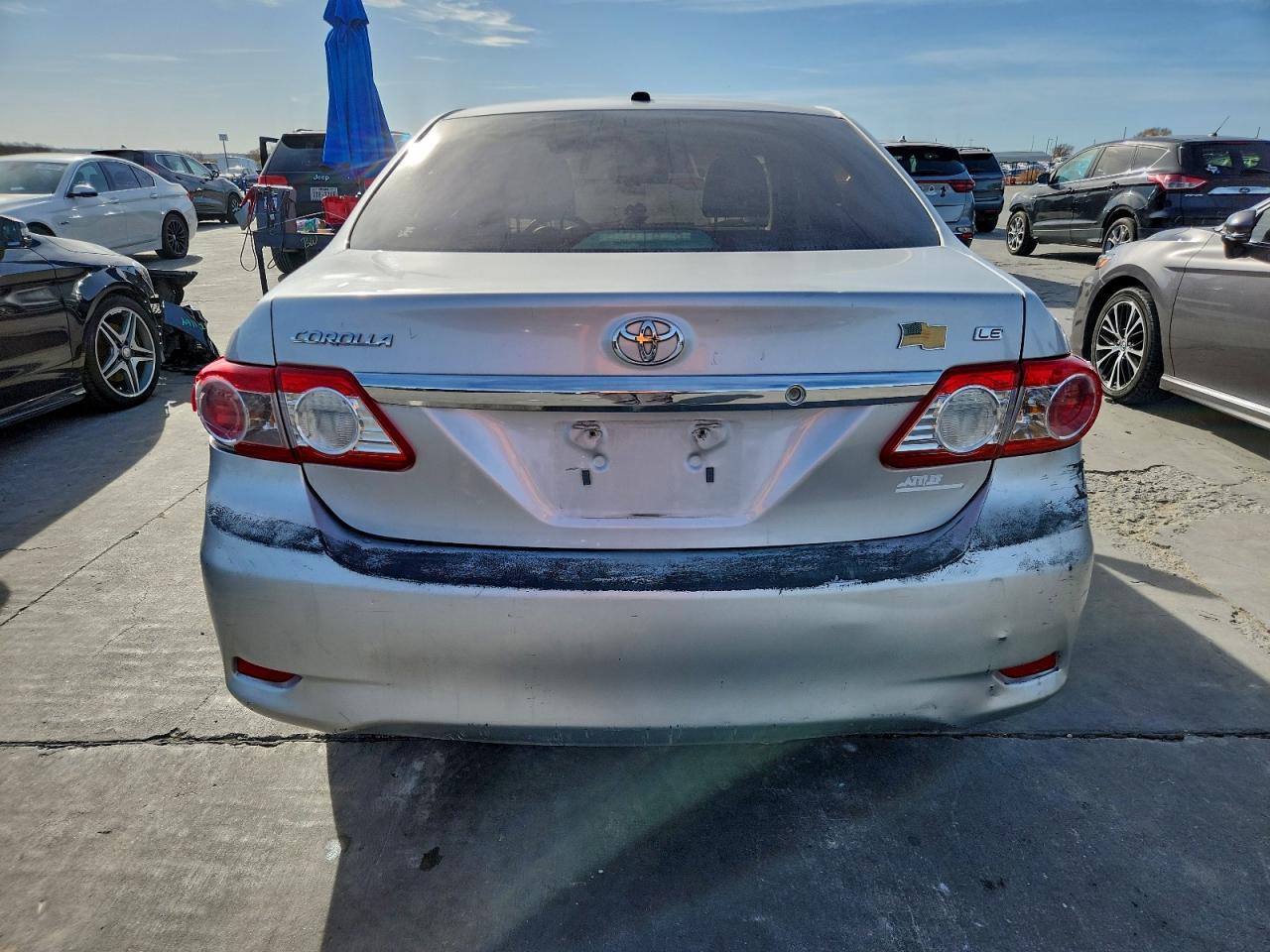 2011 TOYOTA COROLLA LE photo 6