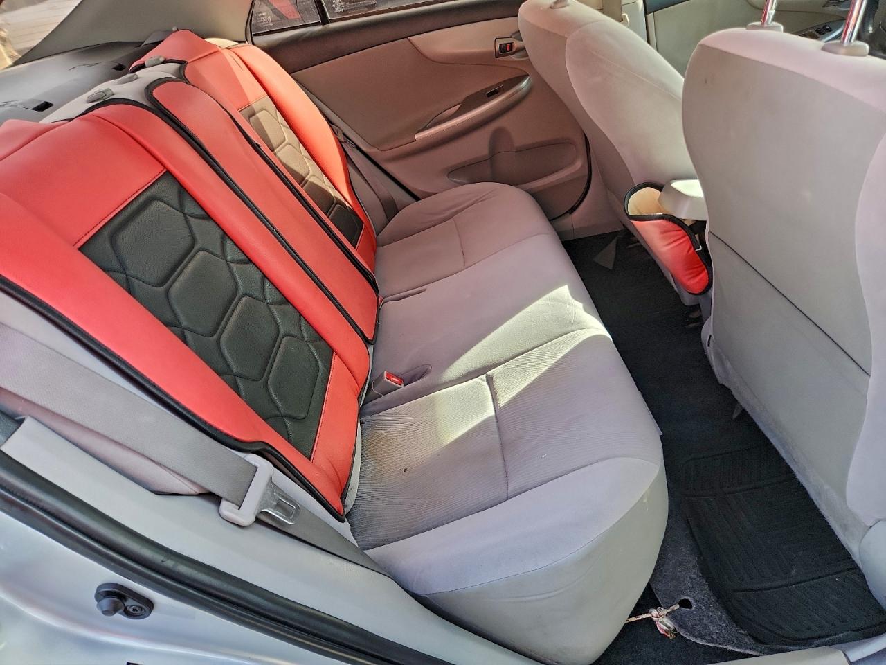 2011 TOYOTA COROLLA LE photo 10