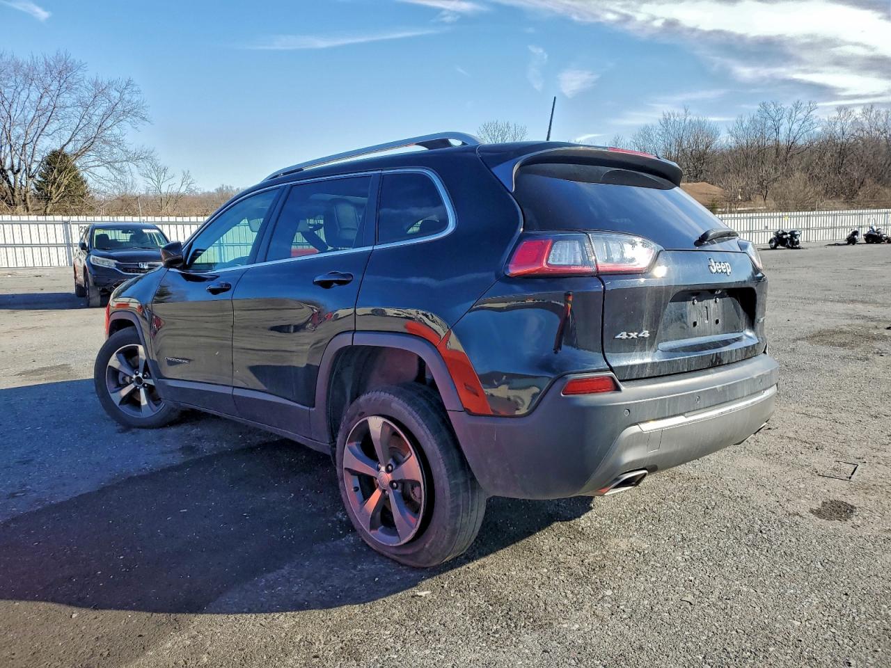 2019 JEEP CHEROKEE LIMITED photo 3