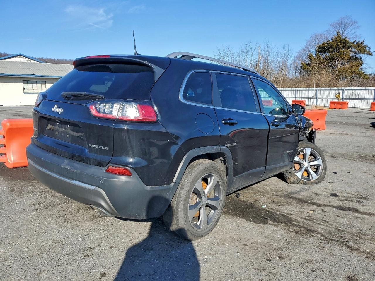 2019 JEEP CHEROKEE LIMITED photo 5