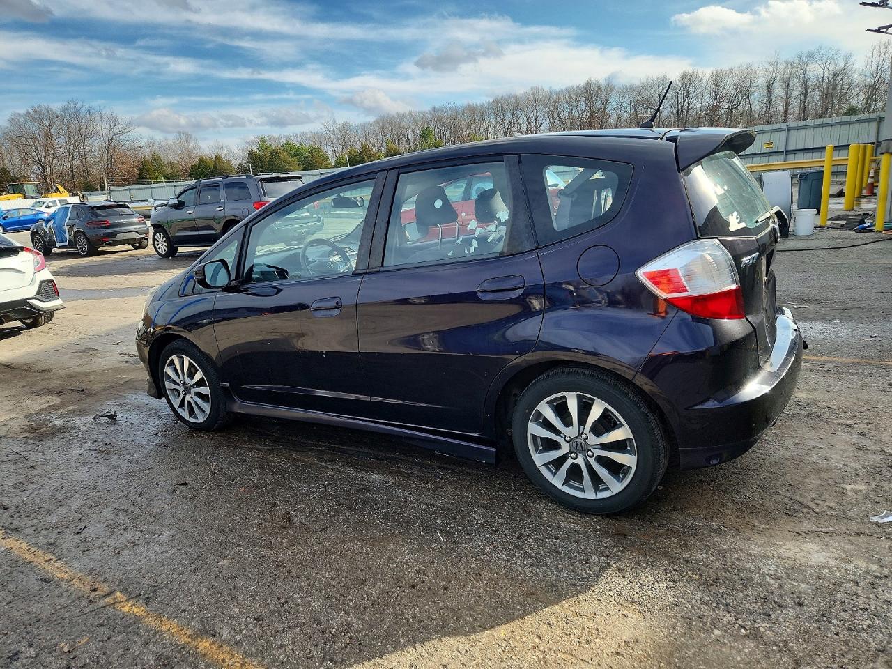 2013 HONDA FIT SPORT photo 2