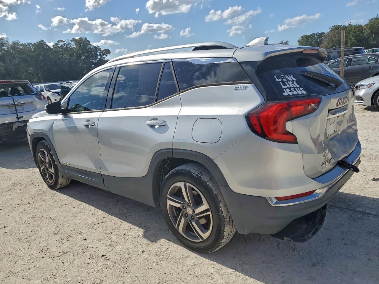 2019 GMC TERRAIN SLT photo 2