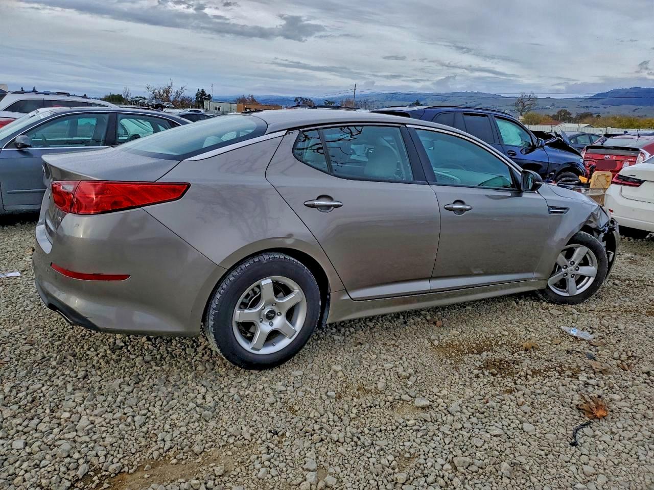 2015 KIA OPTIMA LX photo 3