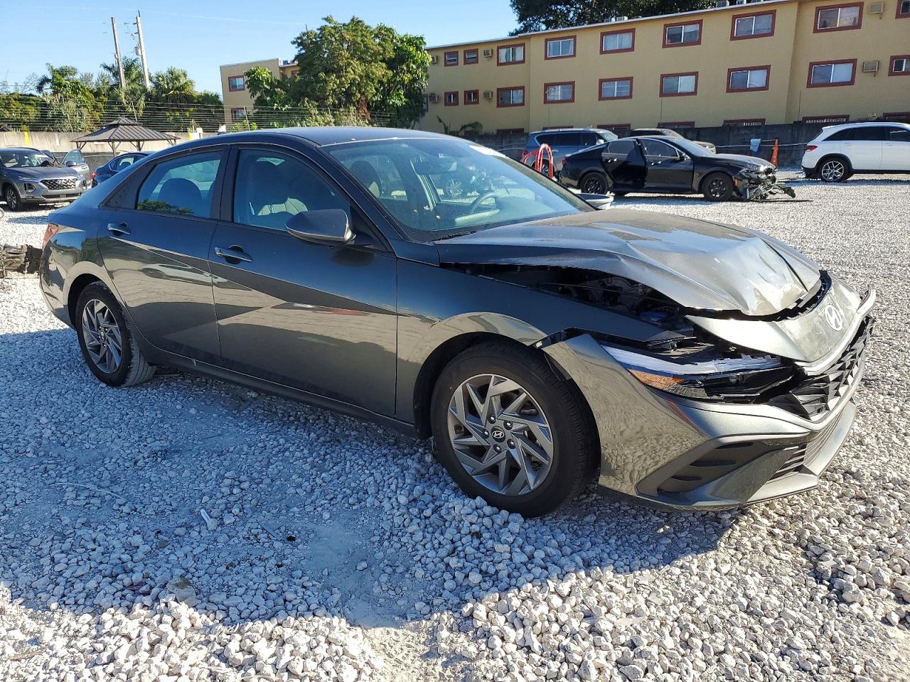 2024 HYUNDAI ELANTRA SEL photo 4