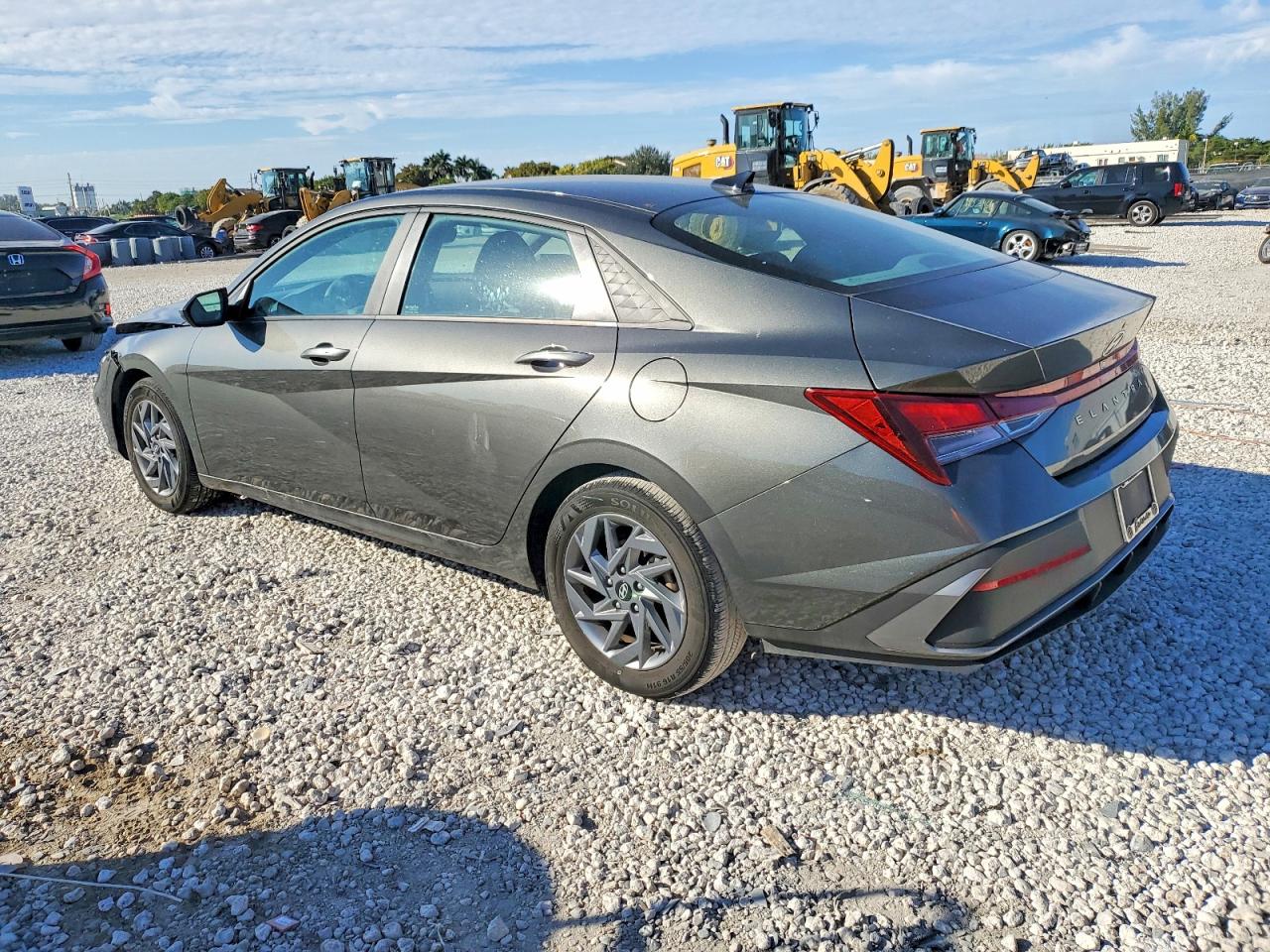 2024 HYUNDAI ELANTRA SEL photo 2