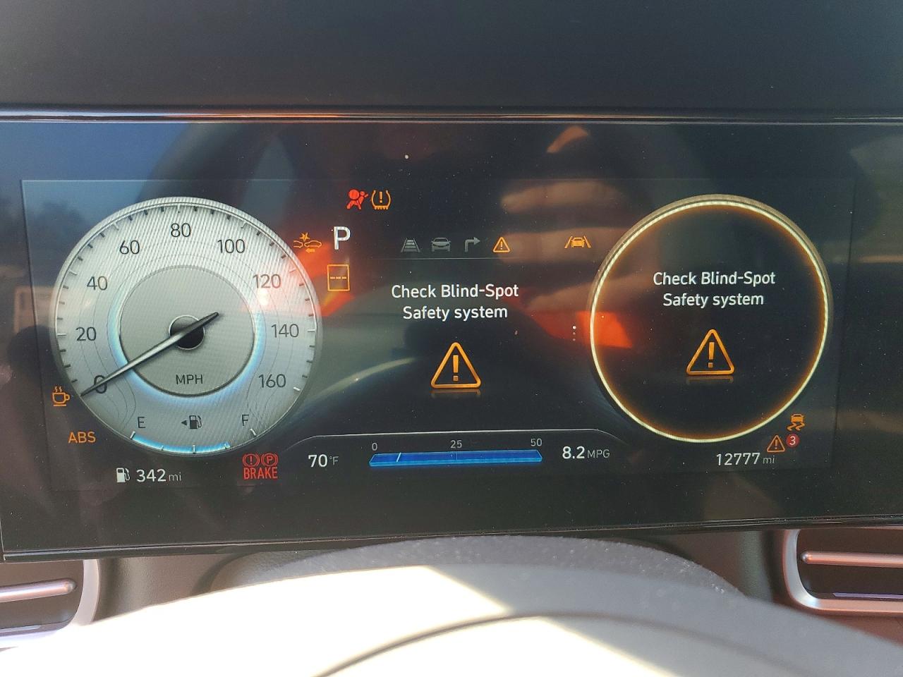 2024 HYUNDAI ELANTRA SEL photo 9