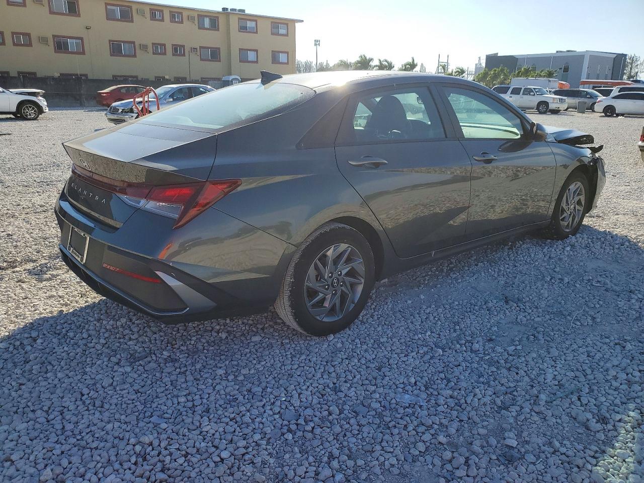 2024 HYUNDAI ELANTRA SEL photo 3