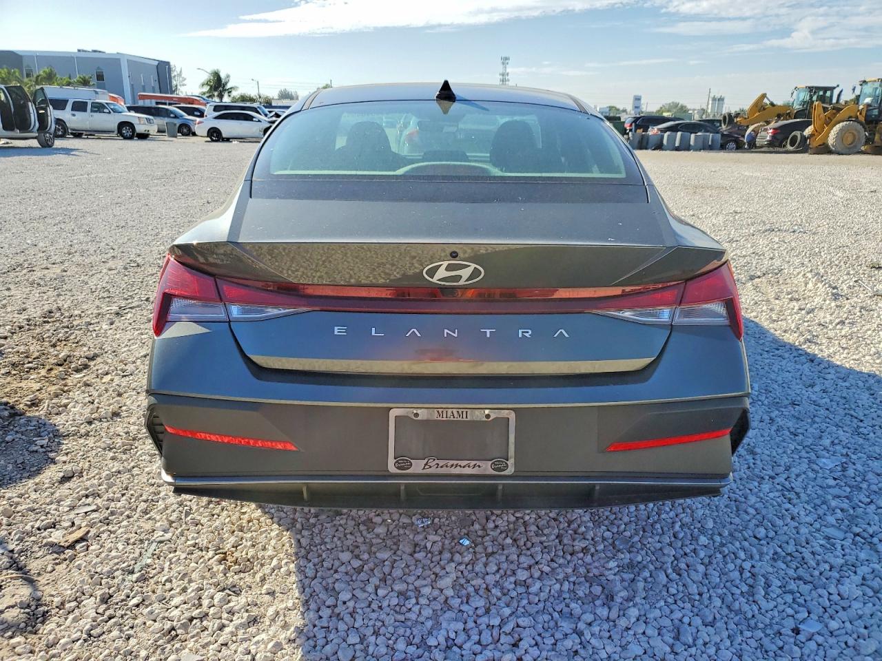 2024 HYUNDAI ELANTRA SEL photo 6