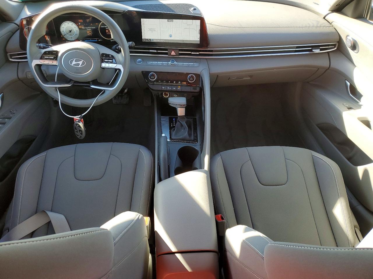 2024 HYUNDAI ELANTRA SEL photo 8
