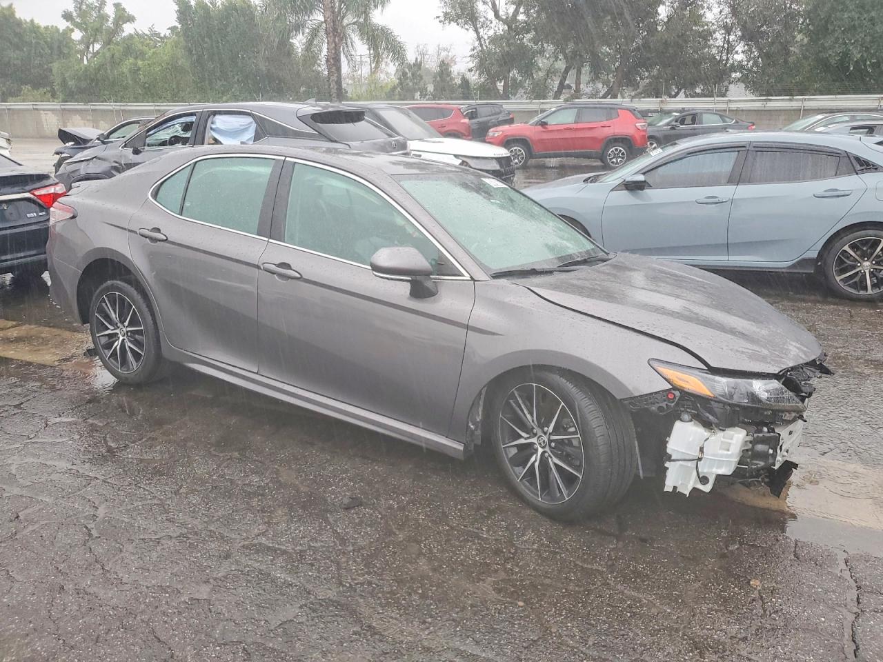 2022 TOYOTA CAMRY SE photo 4
