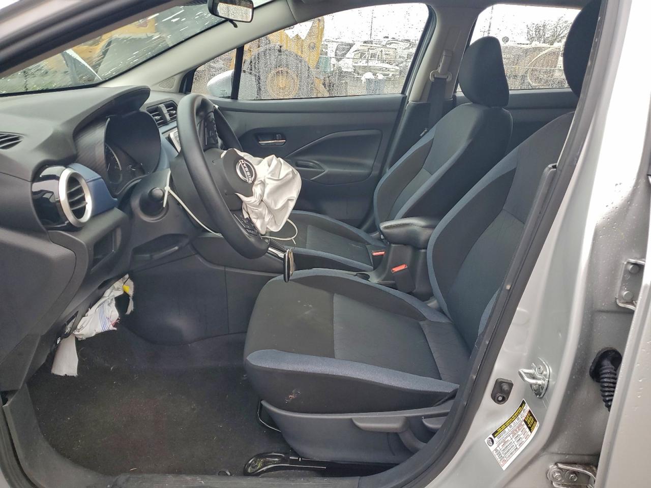 2025 NISSAN VERSA SV photo 7