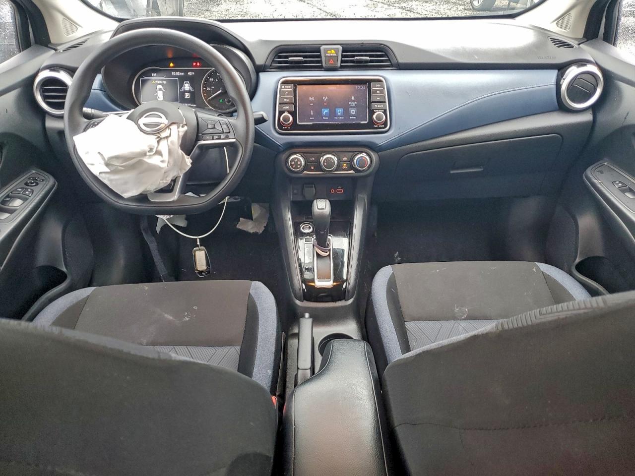 2025 NISSAN VERSA SV photo 8