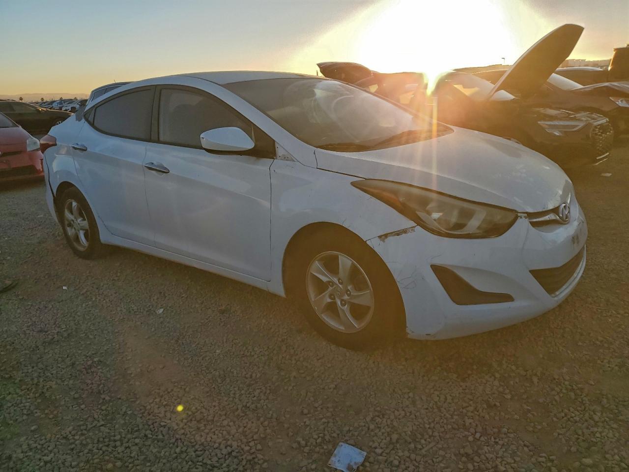 2015 HYUNDAI ELANTRA SE photo 4