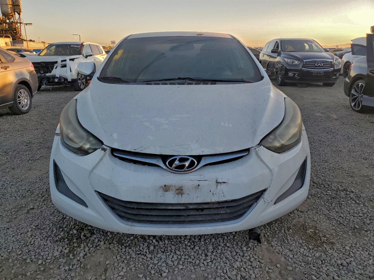 2015 HYUNDAI ELANTRA SE photo 5