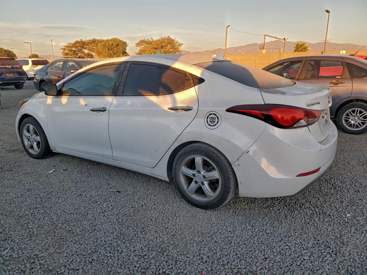 2015 HYUNDAI ELANTRA SE photo 2