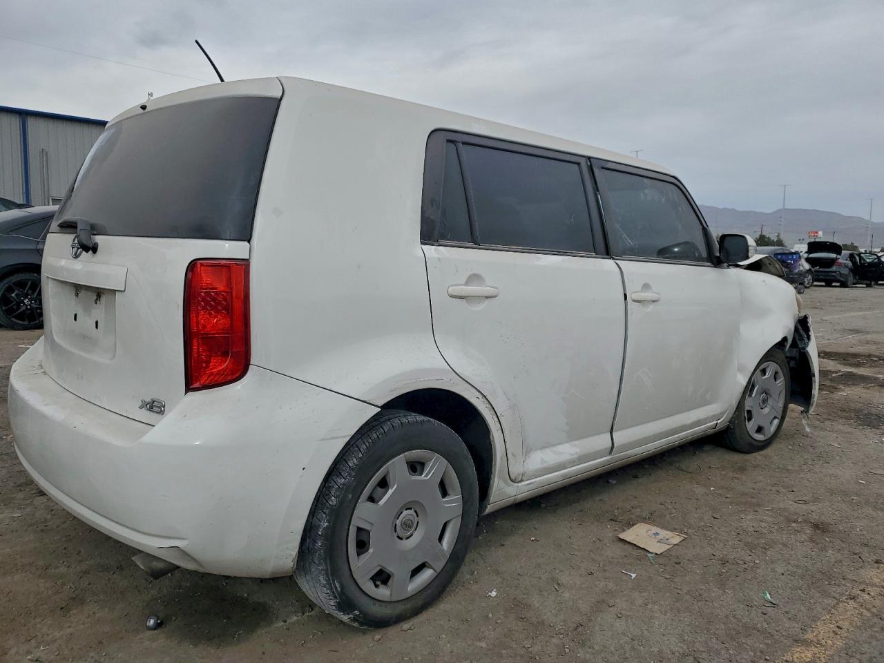 2008 TOYOTA SCION XB photo 3
