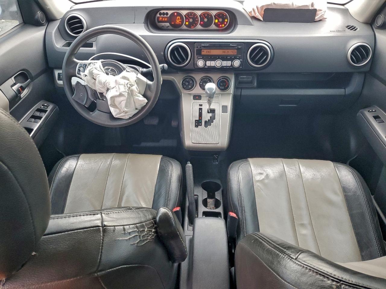 2008 TOYOTA SCION XB photo 8