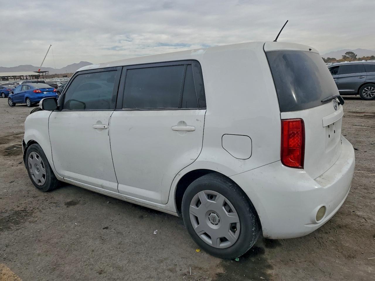 2008 TOYOTA SCION XB photo 2