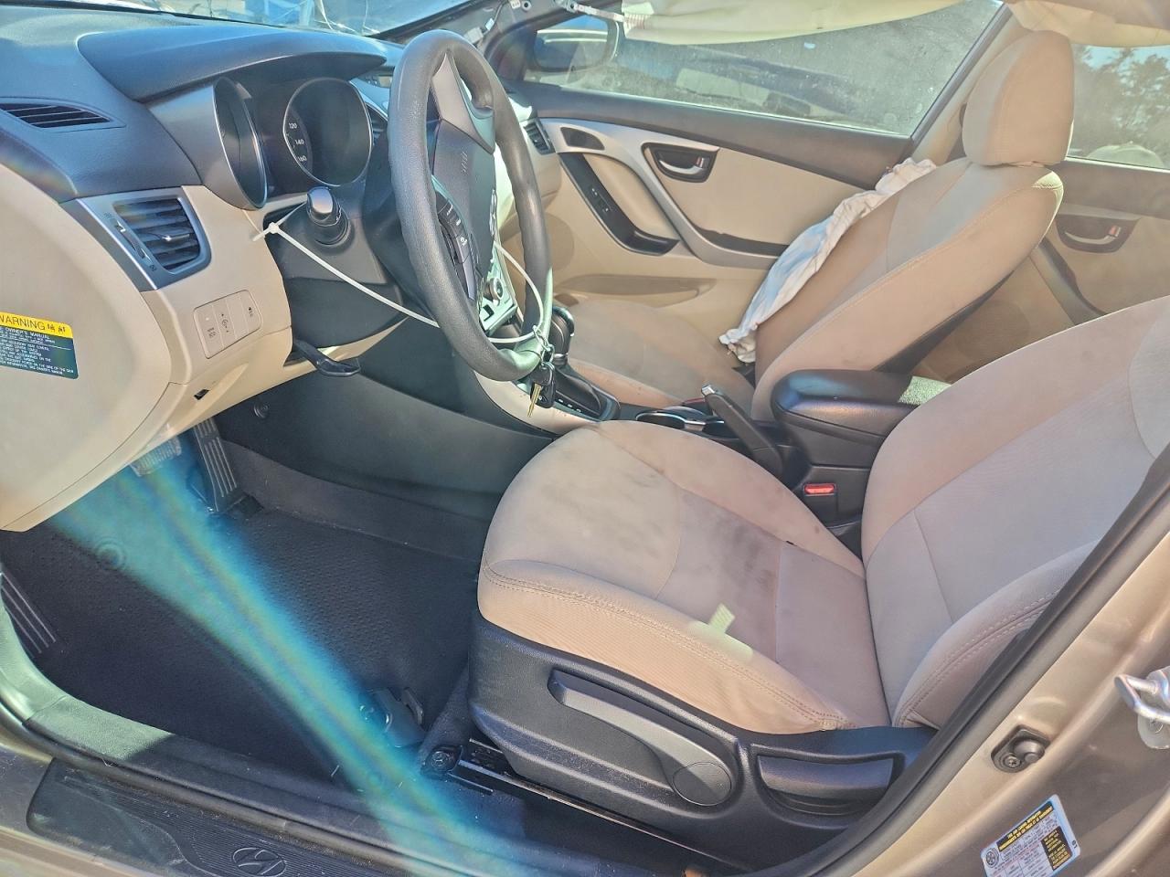 2015 HYUNDAI ELANTRA SE photo 7