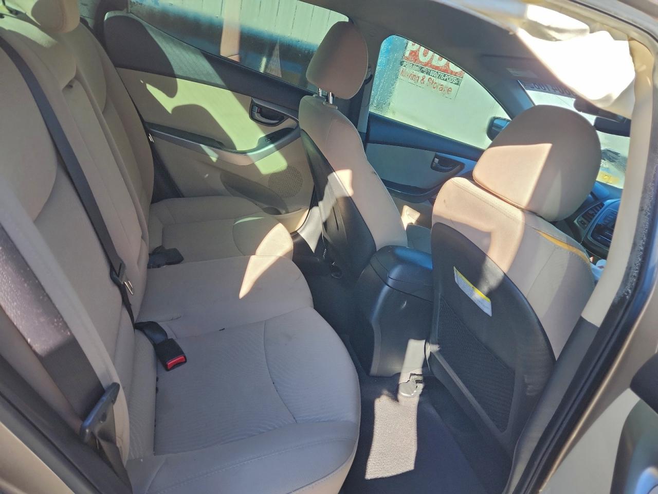 2015 HYUNDAI ELANTRA SE photo 10