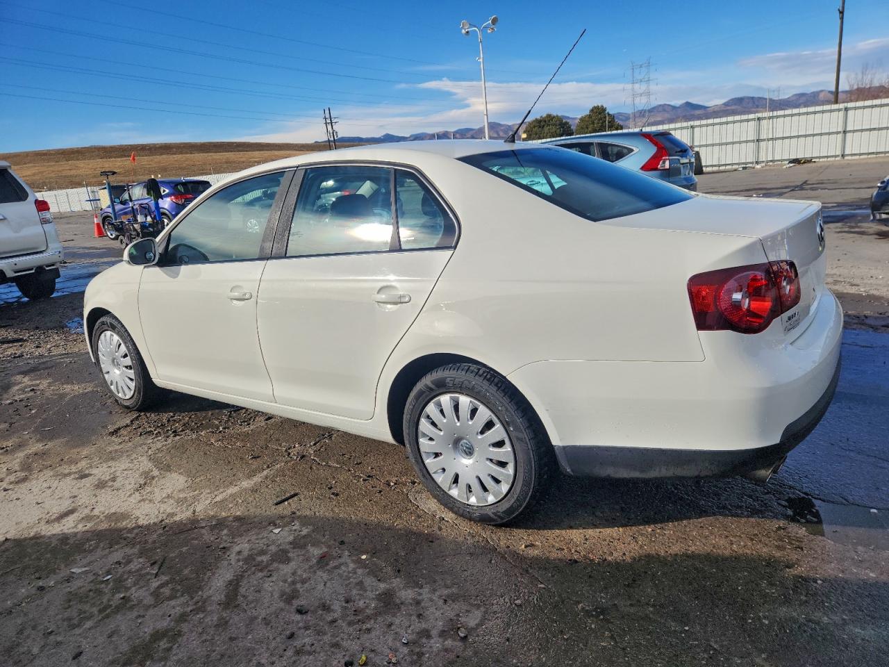 2008 VOLKSWAGEN JETTA S photo 2