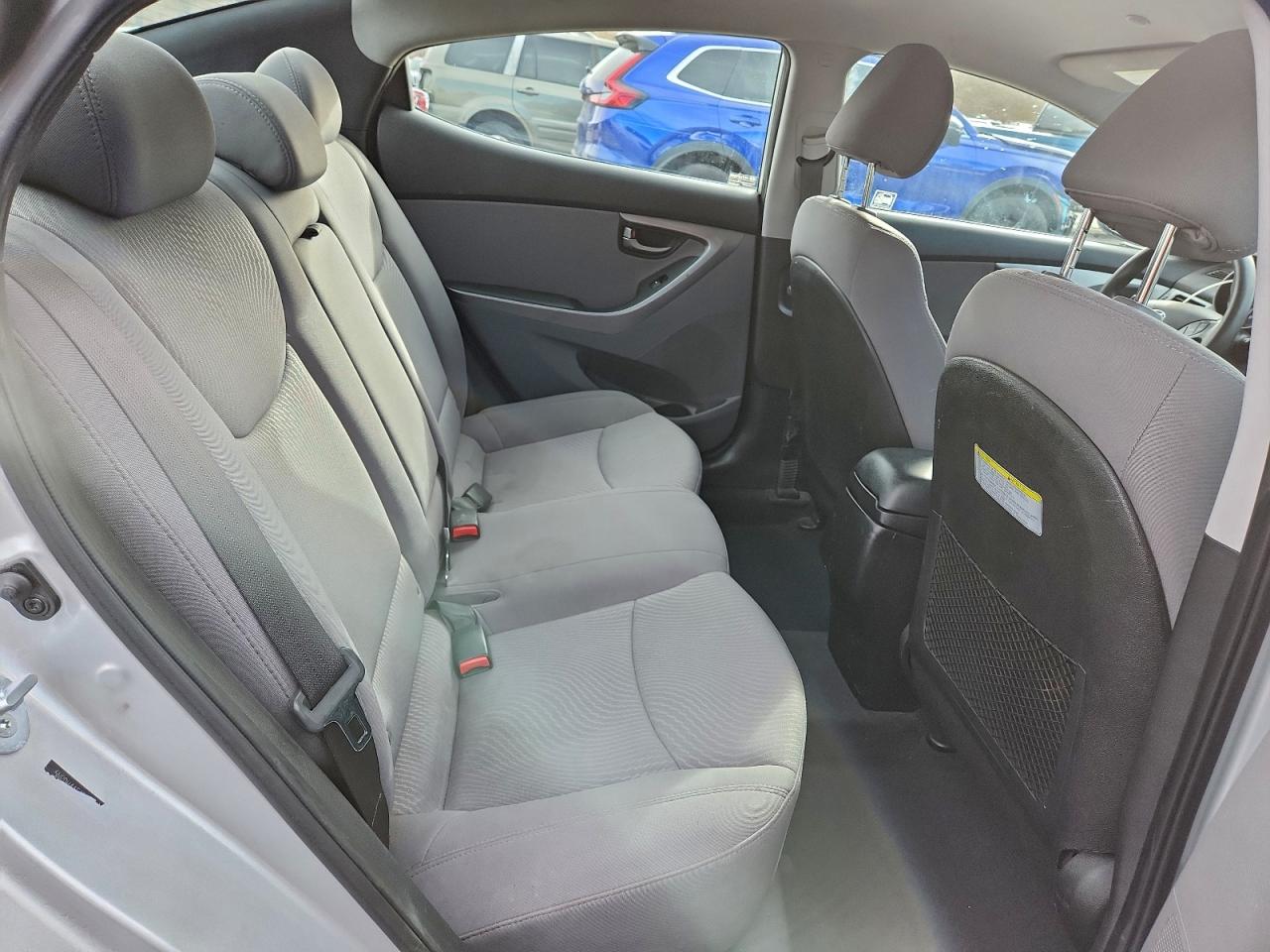 2015 HYUNDAI ELANTRA SE photo 19