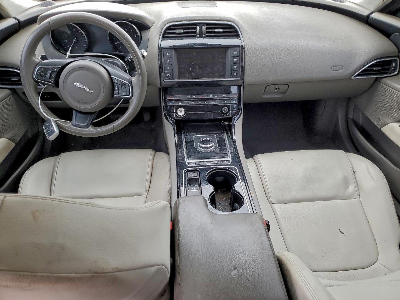 2017 JAGUAR XE photo 8