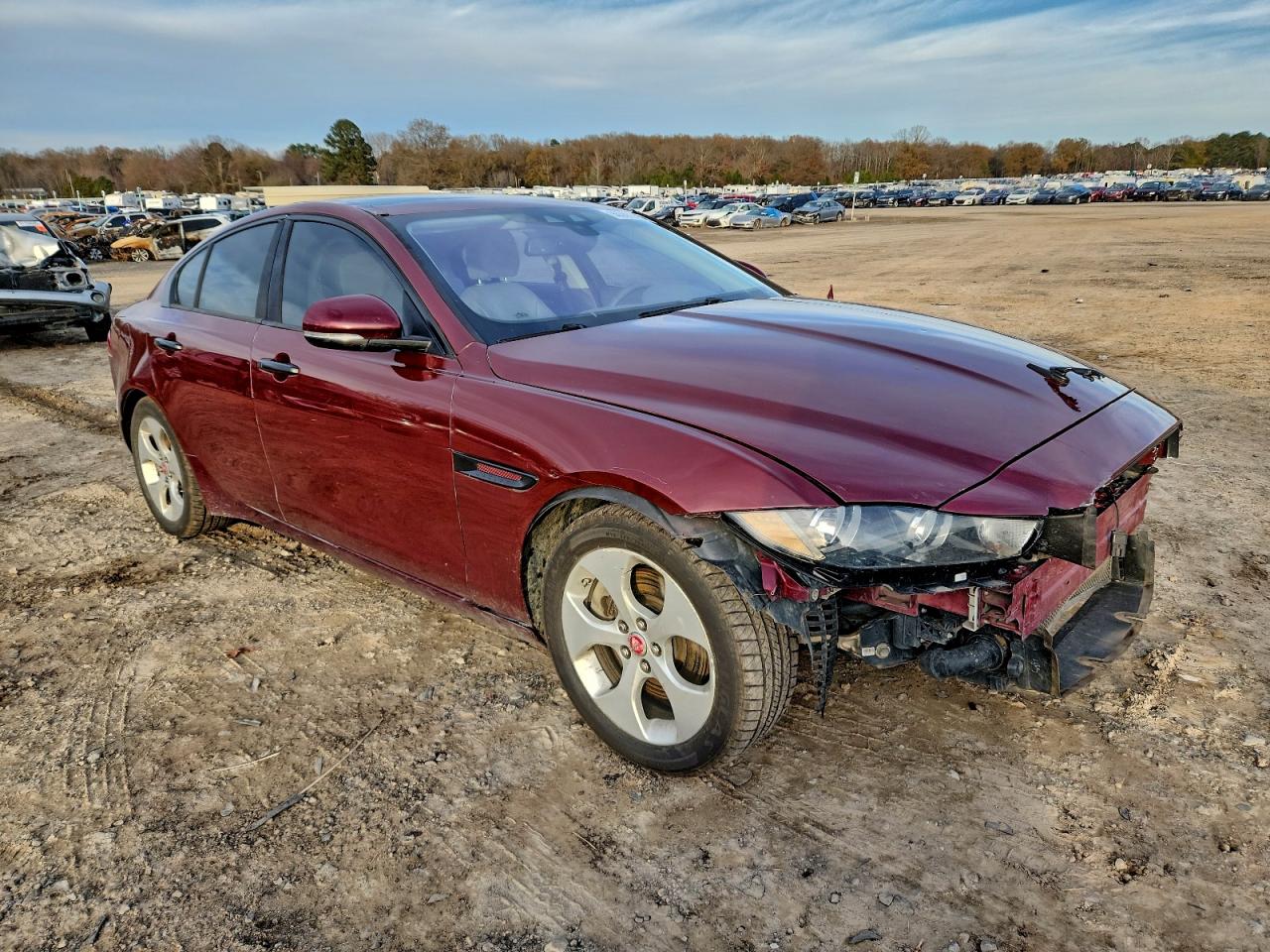 2017 JAGUAR XE photo 4