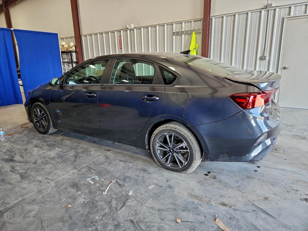 2024 KIA FORTE LXS photo 2