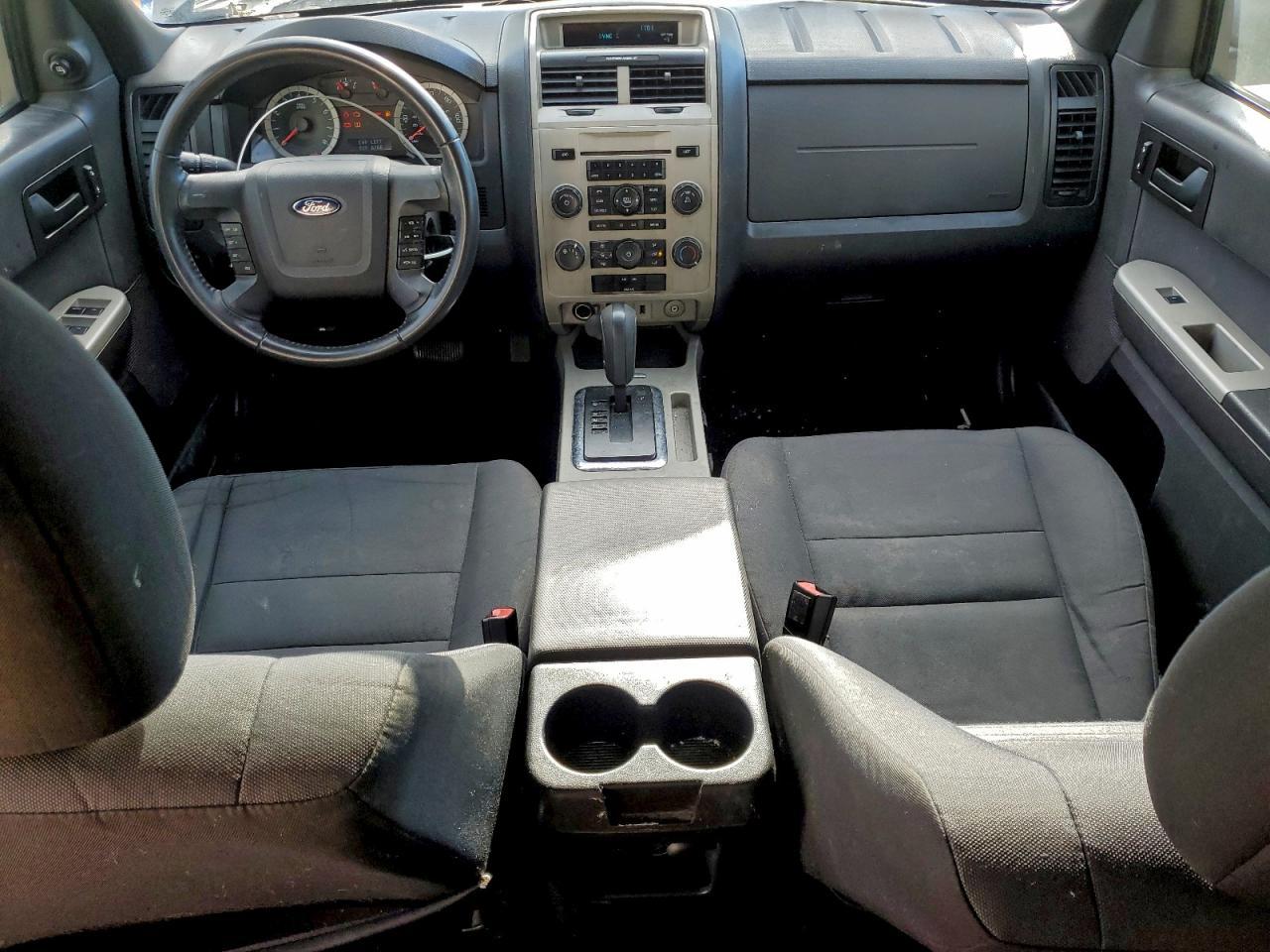 2011 FORD ESCAPE XLT photo 8