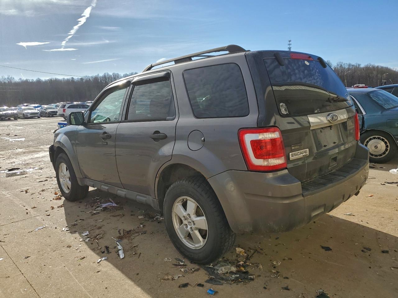 2011 FORD ESCAPE XLT photo 2
