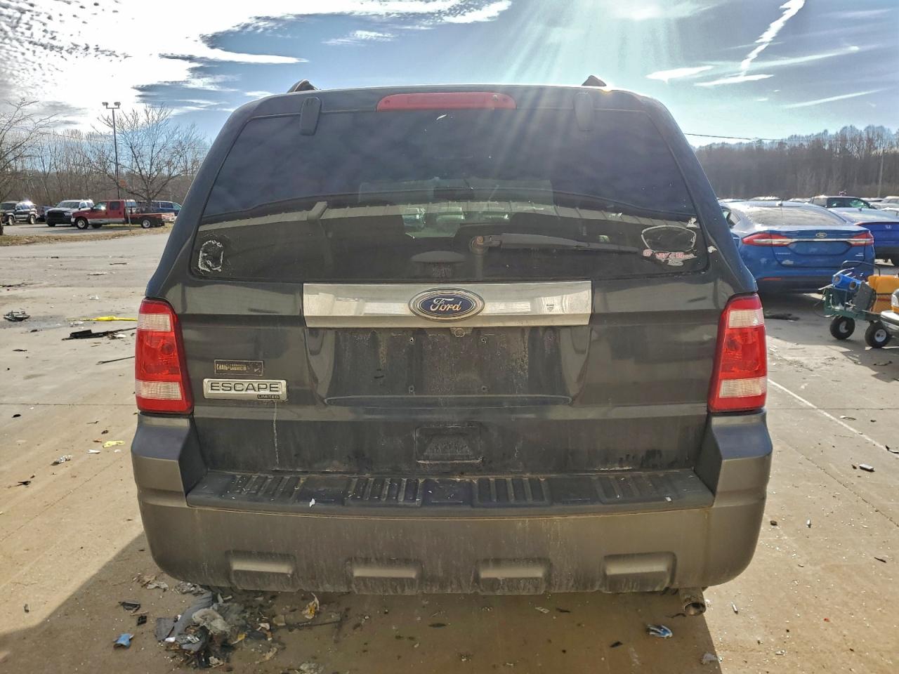 2011 FORD ESCAPE XLT photo 6
