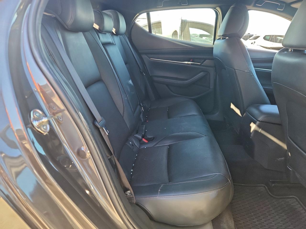 2019 MAZDA 3 PREMIUM photo 10