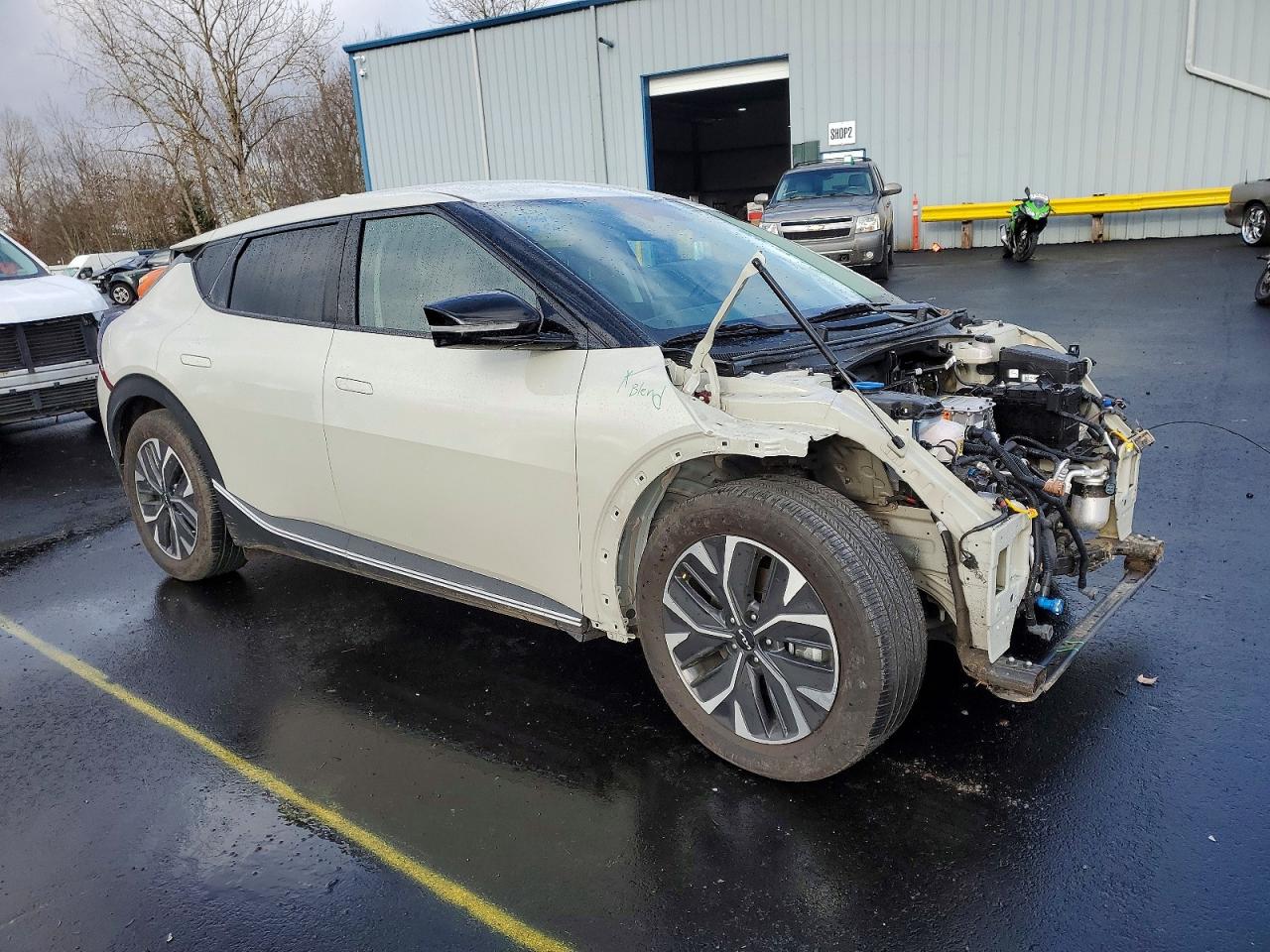 2024 KIA EV6 LIGHT photo 4