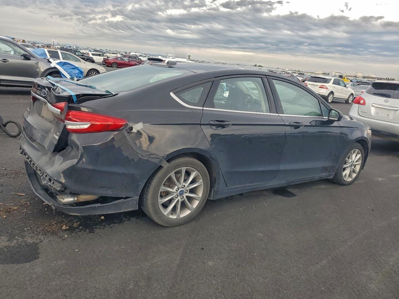 2017 FORD FUSION SE HYBRID photo 3