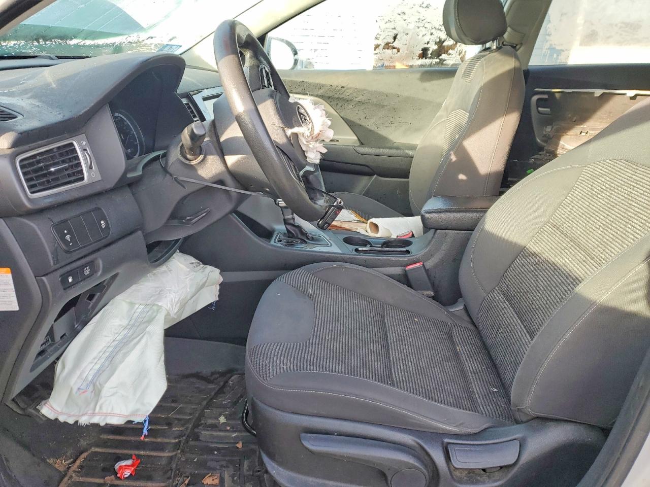 2017 KIA NIRO FE photo 7