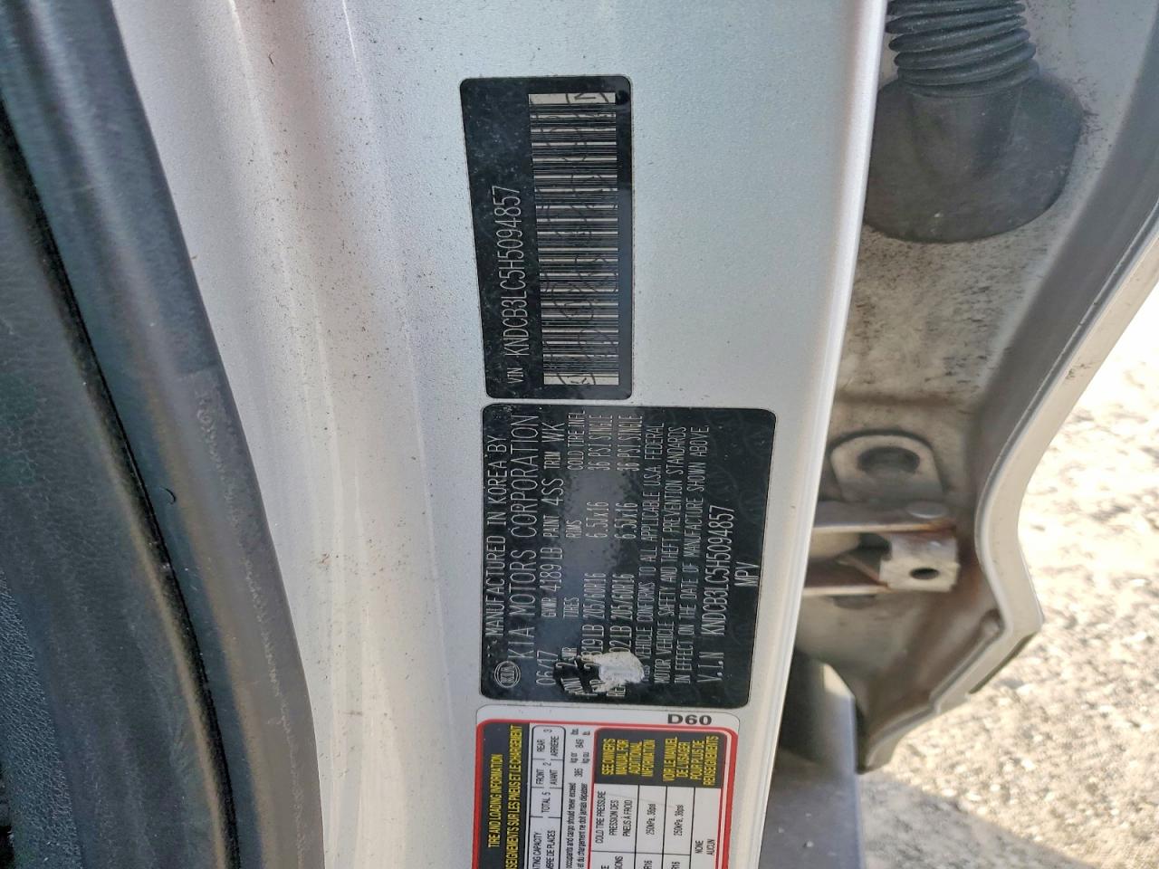 2017 KIA NIRO FE photo 13