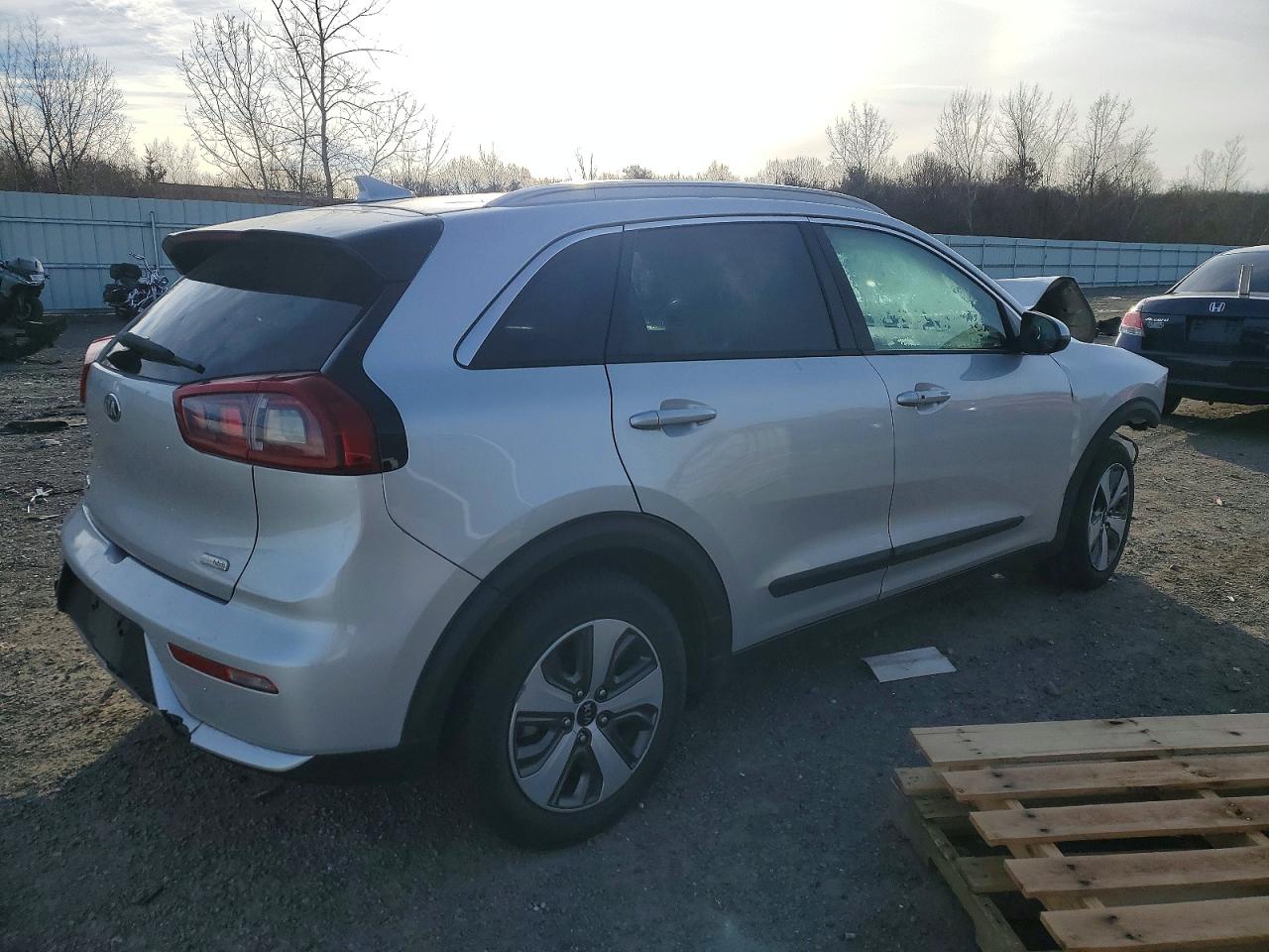 2017 KIA NIRO FE photo 3