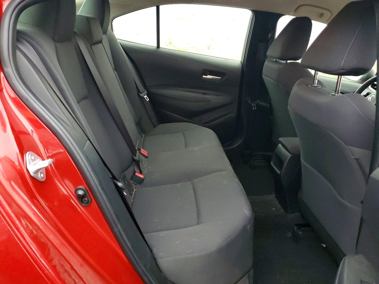 2021 TOYOTA COROLLA LE photo 10